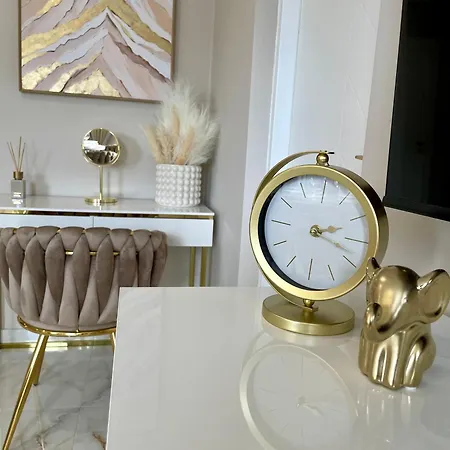 アパート Royal シュツァブニツァ